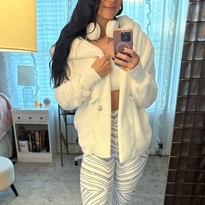 Buffbunny Teddy Coat 🐰❄️🧸